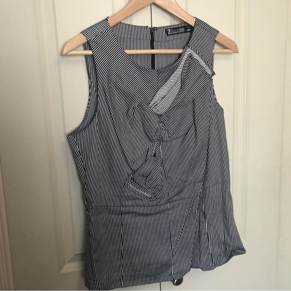 NWT NY&Company Sleeveless Top!!